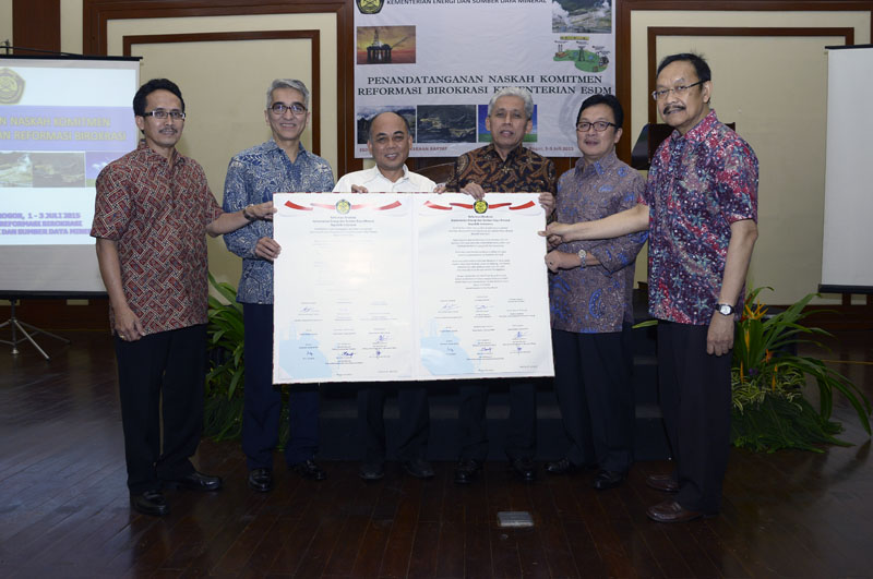 Seluruh Pejabat Tinggi Madya KESDM Tandatangani Komitmen Reformasi Birokrasi